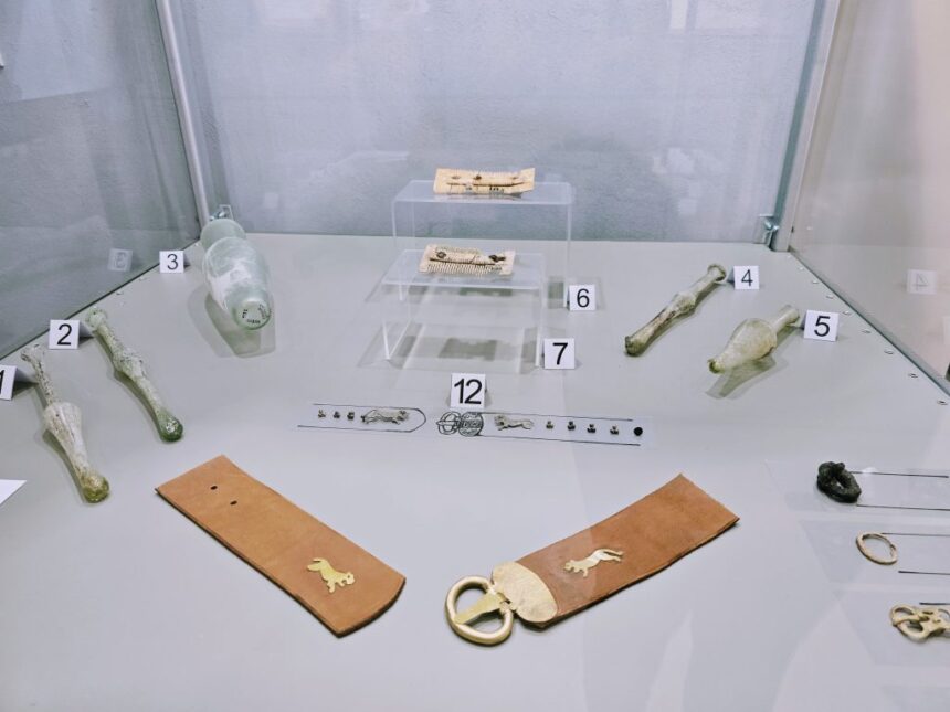 Femeile din Cetatea Tomis apreciau luxul! Expoziție de recipiente antice de parfum la Mormântul pictat de tip hypogeu 1 video si femeilor din cetatea tomis le placea luxul expozitie de recipiente antice de parfum la mormantul pictat de tip hypogeu 68207c0b2cd76