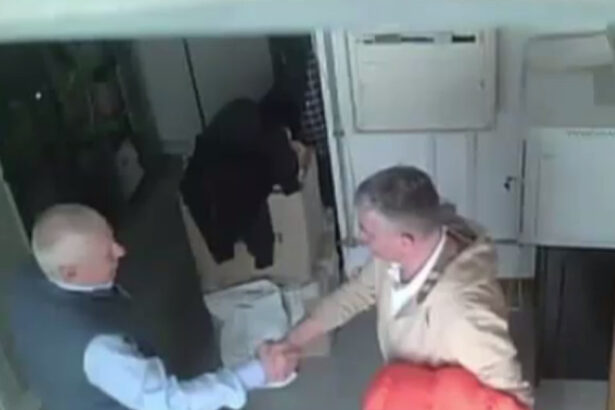 video stenograme din dosarul primarului vlad oprea si imagini cu edilul din sinaia cand se intalneste cu viceprimarul 6824e7fb3dabf