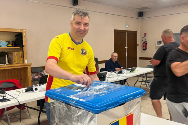 video un roman din diaspora sustine ca a fost atacat de mai multi conationali la o sectie de vot in franta am fost lovit scuipat injurat 6829f940f3ab9
