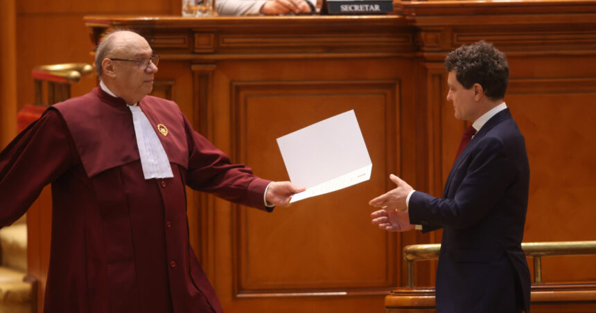 „Să vă fie rușine, CCR”. Momentul în care un deputat POT protestează la învestirea lui Nicușor Dan 1 videofoto sa va fie rusine ccr momentul in care un deputat pot protesteaza la investirea lui nicusor dan 683470a5286b7