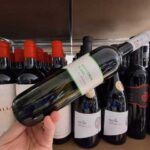 vinul zilei un sauvignon blanc care salveaza orice seara din timpul saptamanii un vin versatil proaspat si crocant savuros alaturi de peste fructe de mare carne alba sau branzeturi 682d6d55922c8