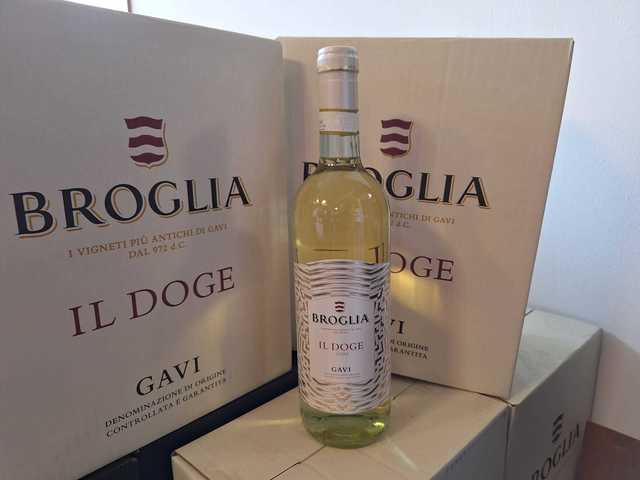 vinul zilei un vin alb cu note florale vegetale si de fructe albe proaspat si reconfortant perfect pentru aperitive preparate usoare sau momente de relaxare in compania celor dragi 682ebed95ac81