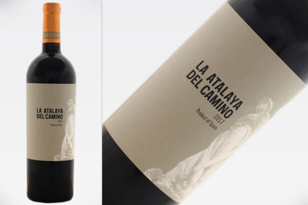 vinul zilei un vin rosu remarcabil cotat cu 92 de puncte robert parker obtinut preponderent din struguri garnacha tintorera note expresive de fructe rosii condimente lavanda si afine 6826d5bd5ab6f