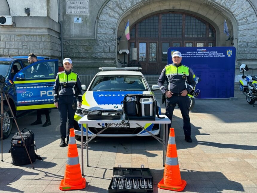 zeci de politisti pompieri si jandarmi din constanta prezenti in piata ovidiu de 1 iunie pentru un eveniment special dedicat celor mici 683862c9977dc