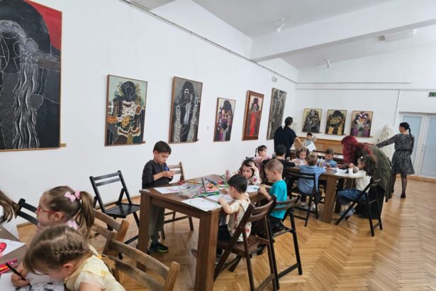 zilele constantei la muzeul de arta creatie colectiva ghidaj artistic si harta unui oras trait prin culoare 682af10461b66