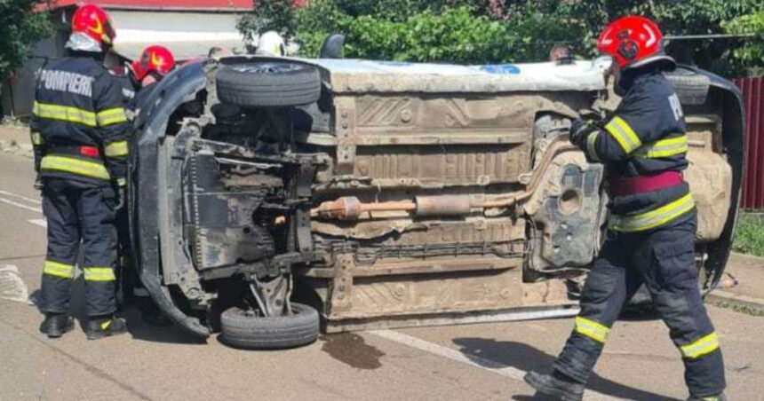 accident grav in botosani un autoturism s a rasturnat in urma impactului trei copii si doua femei au ajuns la spital 684fe76c3fcbf