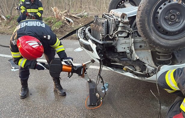 accident grav o ambulanta privata s a rasturnat pe dn2a iesire din mihail kogalniceanu 68416189e926b