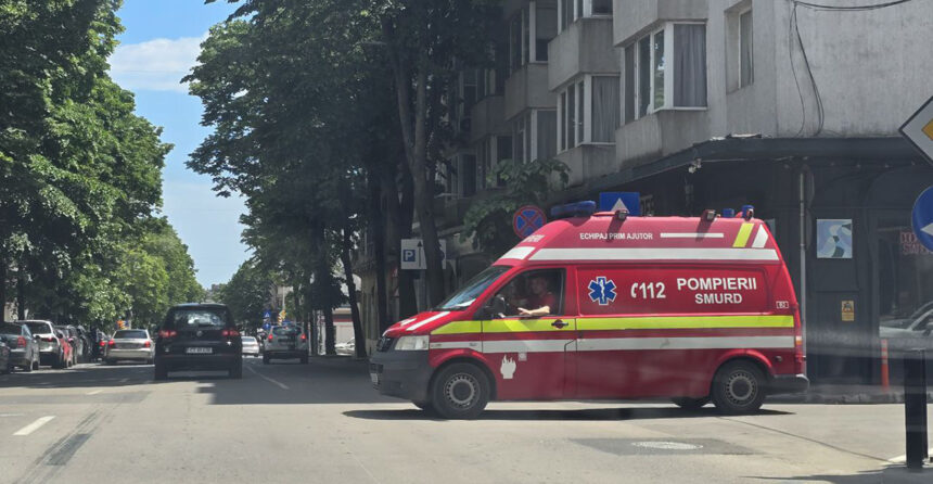 Accident la intersecția Răscoalei cu Decebal între două mașini 1 accident la intersectia rascoalei cu decebal sunt implicate doua masini 684bdbfd1be92