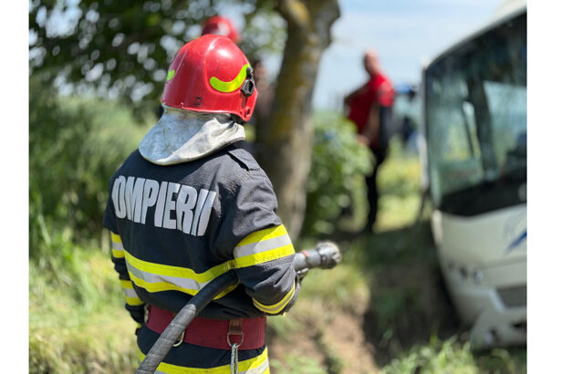 accident rutier grav in somova judetul tulcea cu un autocamion din ucraina si 2 masini cel putin un mort interventia este in desfasurare 6846dfcaa865a