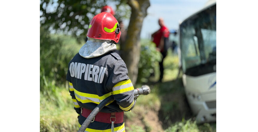 accident rutier grav in somova judetul tulcea cu un autocamion din ucraina si 2 masini cel putin un mort interventia este in desfasurare 6846dfcaa865a