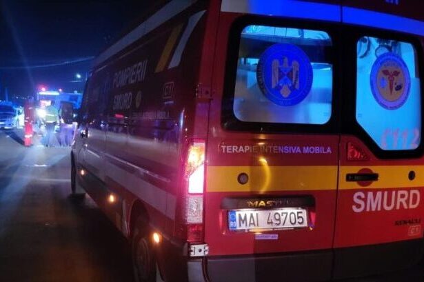 accident rutier pe dn2a intre localitatile crucea si stupina s au ciocnit o autorulota si un autoturism 685ee11a23f7e
