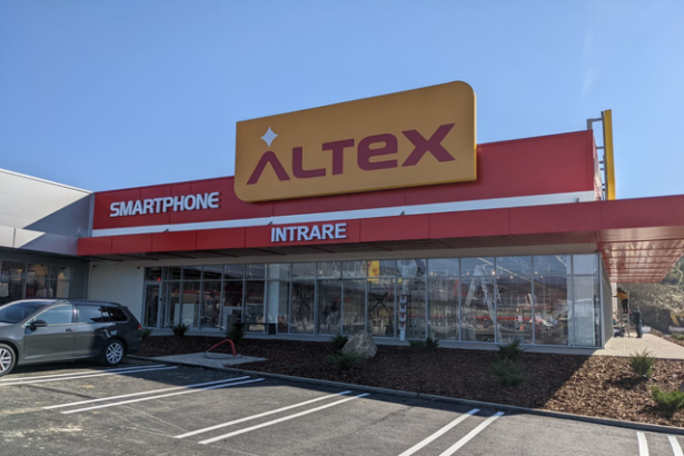 afaceri si profit net record pentru altex 683ea5f617656