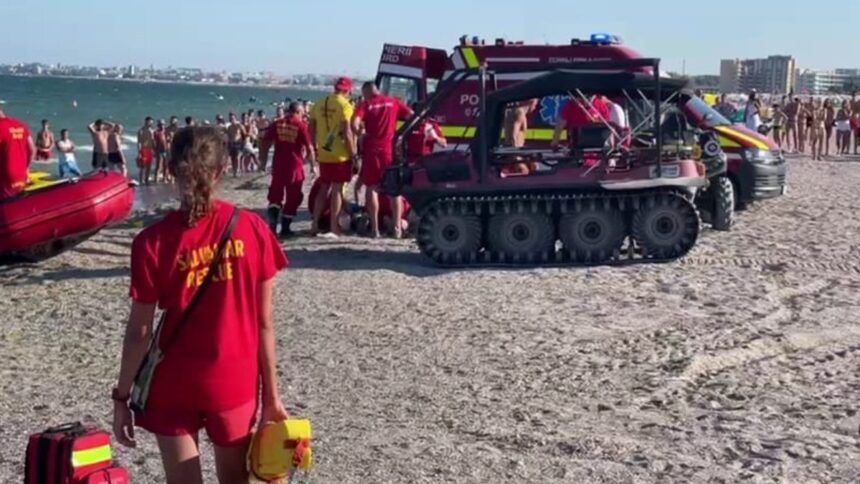 alerta pe plaja din mamaia o persoana a fost scoasa inconstienta din mare in zona sara beach 68610586457bd