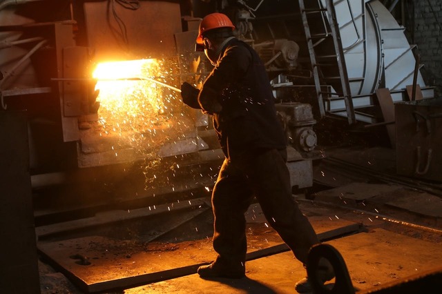 Analiști: Tarifele de 50% impuse de Donald Trump importurilor de oțel pot reduce prețurile în Europa, dar vor crește costul oțelului în SUA 1 analisti tarifele de 50 impuse de donald trump importurilor de otel pot ieftini preturile in europa dar vor scumpi otelul in sua 683ea60435ca0