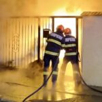 arde o casa din dorobantu mai multe echipaje de pompieri au ajuns la fata locului 685ee818c71a9