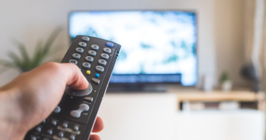 Avertismentele de la TV se modifică. Dispar mesajele despre „sare şi grăsimi” sau „minimum 2 litri de apă”. Noi decizii ale CNA 1 avertismentele de la tv se modifica dispar mesajele despre sare si grasimi sau minimum 2 litri de apa noi decizii ale cna 685d63c5e4740