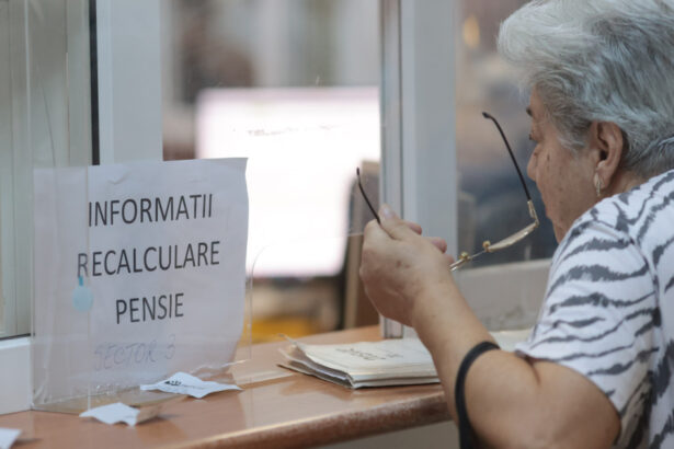 avertismentul unui sindicat aplicarea de corectii bugetare va duce la proteste si blocarea totala a activitatii caselor de pensii 683eea96b4cf9