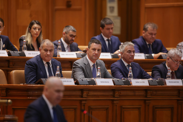 Bolojan, prima vizită ca premier - Se deplasează la Ministerul de Finanțe. Ieri, noul ministru: Nu promit minuni! 1 bolojan primul drum ca premier merge la ministerul de finante ieri noul ministru nu promit minuni 685a637e568d2