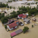catalin predoiu despre inundatiile din covasna codurile galbene si rosii sunt active echipele de interventie raman pe teren 683c5caed57b4