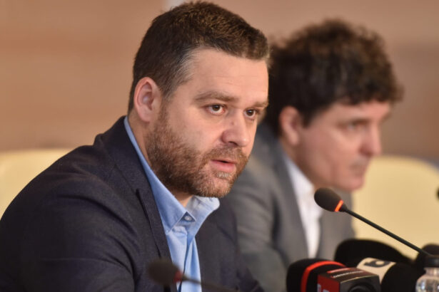 ce spune ciprian ciucu despre o eventuala candidatura la primarie am nevoie ca oamenii sa ma voteze pentru mine nu pentru presedinte 684d6b17e5417