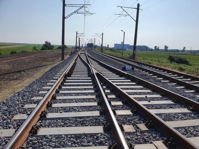 CFR SA a semnat contractul pentru modernizarea liniei Drobeta Turnu Severin – Băile Herculane, în valoare de peste 2,3 miliarde de lei, fără TVA. 1 cfr sa a semnat contractul pentru modernizarea liniei drobeta turnu severin baile herculane in valoarea de peste 23 miliarde de lei fara tva 68594325c2282