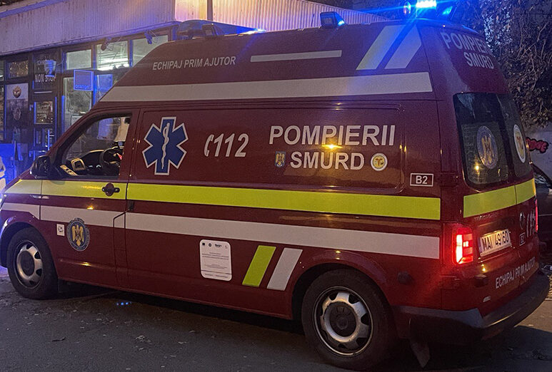 copil lovit de o masina in zona centrului de scafandri din constanta intervin paramedicii smurd 685d818e20aca