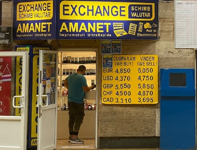 cursul valutar anuntat de bnr euro scade usor si ajunge la 50558 lei 68401e29ebb8d