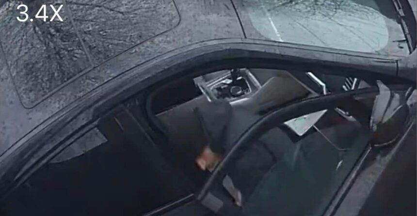 Decizie finală în cazul unui individ care filma afaceriști din întreaga țară și a furat 70.000 de lei dintr-un Mercedes parcat în Tomis III 1 decizie definitiva in dosarul in care un individ care fila afaceristi in toata tara a sustras 70 000 de lei dintr un mercedes parcat in tomis iii 683e2713515ba