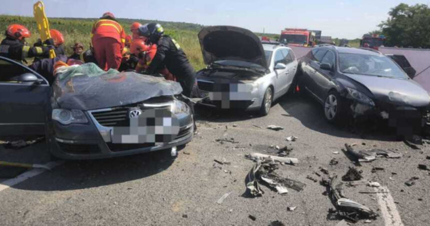 Doi copii și doi adulți au fost transportați la spital în urma unui accident pe DN 19, în care au fost implicate patru mașini. 1 doi copii si doi adulti au fost transportati la spital dupa un accident pe dn 19 in care au fost implicate patru masini 6850779282dc5