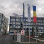Electrolux în România - Performanțele de vârf din ultimul deceniu: România are potențialul de a deveni un hub semnificativ. Electrolux intenționează să stimuleze rapid creșterea. 3 electrolux in romania cele mai bune cifre din ultimul deceniu romania are toate atuurile de a se transforma intr un hub important electrolux isi propune sa accelereze ritmul de crestere 685c6bce72a1f