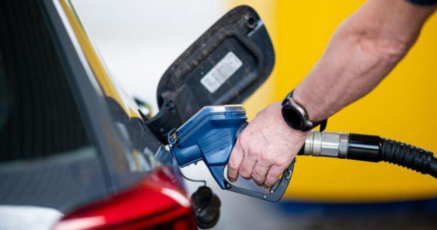 Evaziunea fiscală în sectorul petrolier. Impactul fraudelor cu TVA și accize asupra veniturilor bugetare și posibilele cauze ale acestora. 1 evaziunea fiscala din domeniul petrolier cum pierde statul bani la buget din fraudele cu tva si accize si care sunt posibilele cauze 6850f71567b17