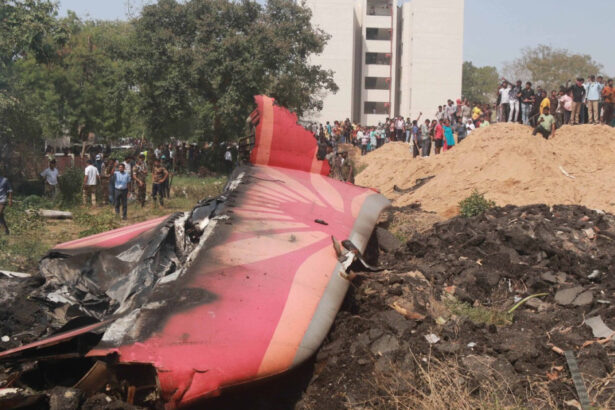 exclusiv ce spune un fost pilot roman care a zburat chiar pe tipul de avion prabusit in india despre tragedia aviatica de la ahmedabad 684ad2a4935d3