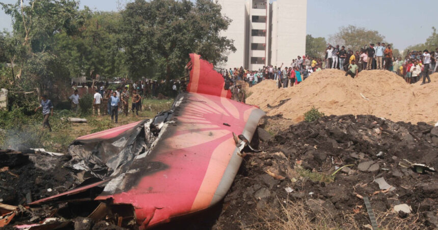 exclusiv ce spune un fost pilot roman care a zburat chiar pe tipul de avion prabusit in india despre tragedia aviatica de la ahmedabad 684ad2a4935d3