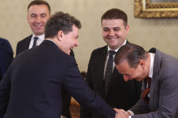 exclusiv cum explica baluta plecaciunea in fata fostului adversar politic nicusor dan dupa ce l a facut impostor in campania electorala 68543e5c53d64