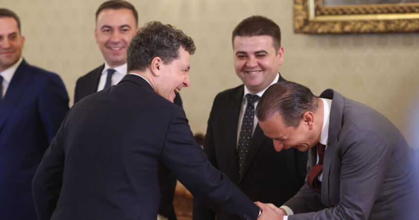 exclusiv cum explica baluta plecaciunea in fata fostului adversar politic nicusor dan dupa ce l a facut impostor in campania electorala 68543e5c53d64