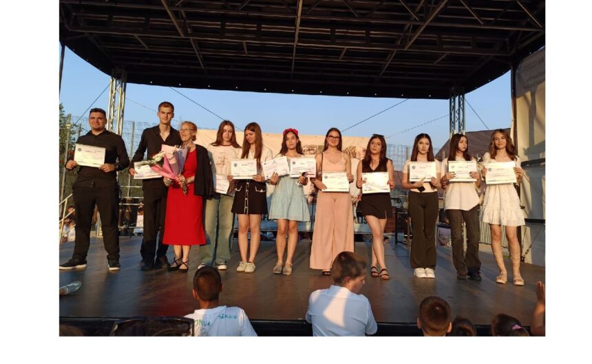 Final de an școlar la Liceul Teoretic Ioan Cotovu din Hârșova: premiile pentru performanță și implicare au fost acordate elevelor Narcisa Paraschiv și Ana-Maria Iorga. 1 final de an scolar la liceul teoretic ioan cotovu din harsova elevele narcisa paraschiv si ana maria iorga au fost premiate pentru performanta si implicare 685f5f9a6c8cd