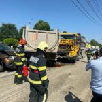 foto accident grav in mihail kogalniceanu sunt implicate doua camioane si 3 masini dintre care una a mai traficul este blocat 685113d5bc415