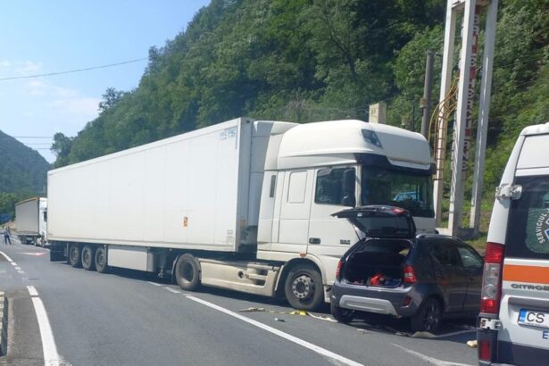 foto accident grav pe un drum national traficul este blocat iata ce s a intamplat 6846a78cb7d7c