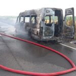 foto alerta pe dn22 un microbuz plin cu calatori a luat foc la iesire din mihai viteazu spre baia doi copii printre persoanele evacuate 68600153e2f09