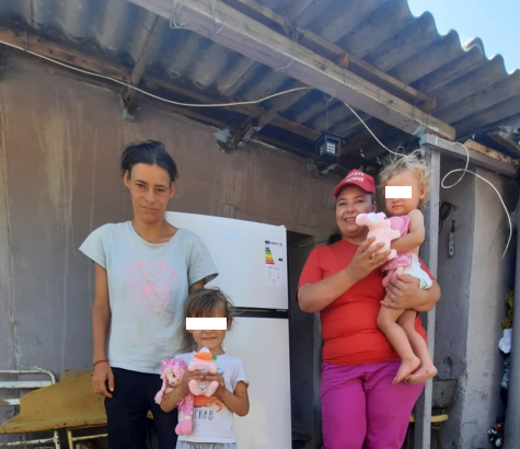 foto asociatia suflete deschise si sc arimex comexim 2000 srl au adus bucurie in casele mai multor familii din judetul constanta 685d68e7154c0