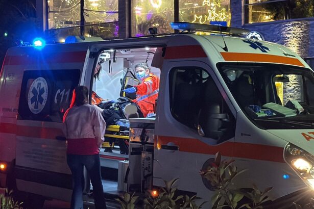 foto cum s a petrecut accidentul de seara trecuta de pe bulevardul mamaia pietonul accidentat de un motociclist se zbate intre viata si moarte 683fdb57ecf13