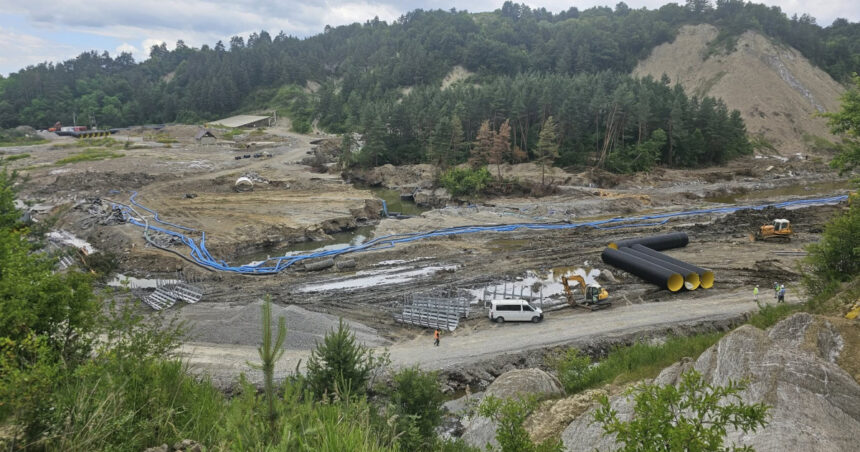 Ministrul Mediului, la Salina Praid: „O zonă care ar fi trebuit să fie un furnicar pentru finalizarea la timp a lucrărilor pare părăsită” 1 foto ministrul mediului la salina praid o zona care ar fi trebuit sa fie un furnicar pentru a se termina la timp lucrarile pare parasita 68616d5b77f50
