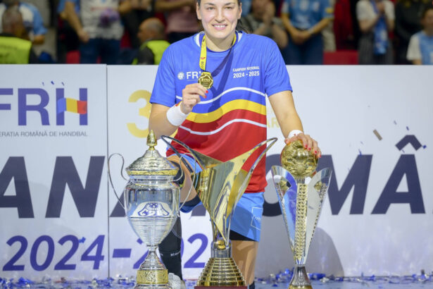 foto o statie stb a fost redenumita in cristina neagu in semn de omagiu pentru una dintre cele mai bune handbaliste ale lumii 6843eafc90fcd
