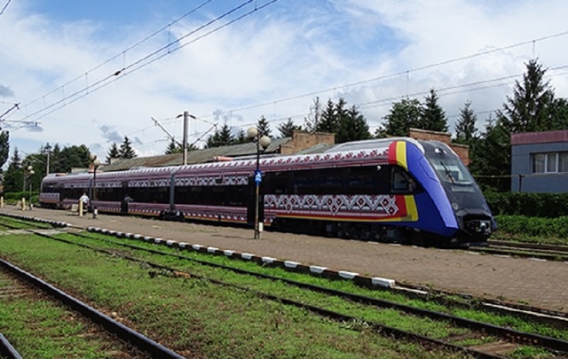 foto va fi lansat trenul leon primul dmu construit integral in romania dupa cel de al doilea razboi mondial 6843d35ad392a