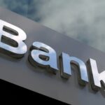 grafic actiunile bancare sar la bursa si trag indicele bet pe un nou maxim al acestui an 683def32a917e