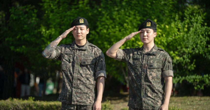 BTS se pregătește de reunire după ce ultimele două membri și-au încheiat stagiul militar obligatoriu. „Ne-am întors” 1 grupul k pop bts se pregateste de reunire ultimele doua vedete si au incheiat stagiul militar obligatoriu ne am intors 685111db285a9