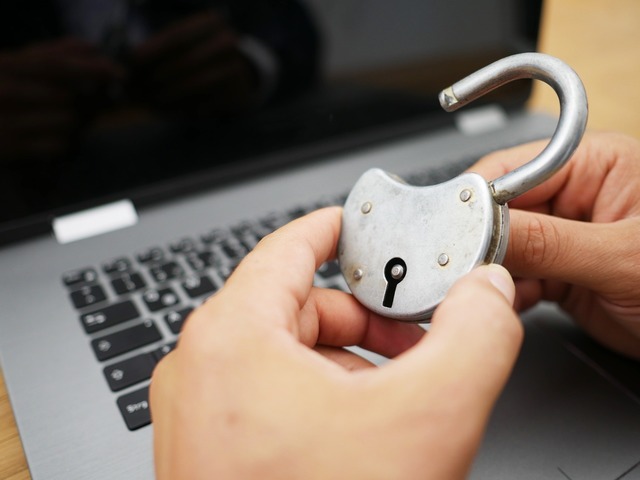 guvernantii vor ca 16 ani sa fie varsta majoratului online acces restrictionat la internet pana atunci 68490ec36c87a