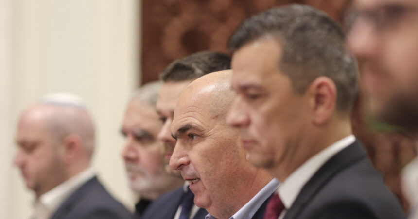 Guvernul lui Bolojan se instalează rapid. Coaliția PSD-PNL-USR-UDMR semnează astăzi acordul politic și au loc audierile miniștrilor. 1 guvernul lui bolojan se instaleaza rapid coalitia psd pnl usr udmr semneaza azi acordul politic au loc si audierile ministrilor 6858fb3f1c682