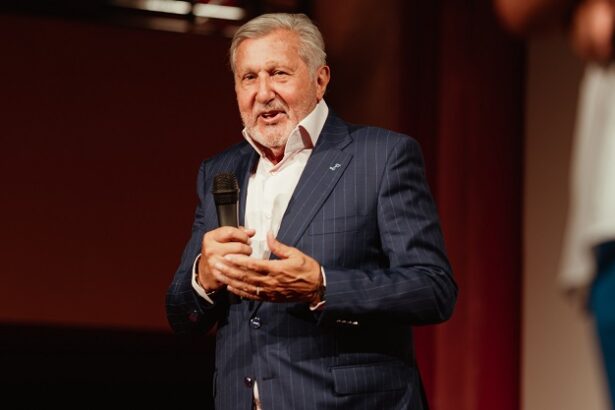 ilie nastase sare in apararea reclamelor la pacanele adica ma opresti sa muncesc 685eba6eb816c