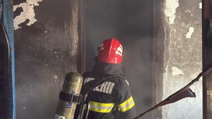 Incendiu pe balconul unei bucătării improvizate în zona Palas: doi bărbați răniți, trei garsoniere afectate de fum 1 incendiu intr o bucatarie improvizata pe balcon in zona palas doi barbati raniti trei garsoniere afectate de fum 686279f4eb676